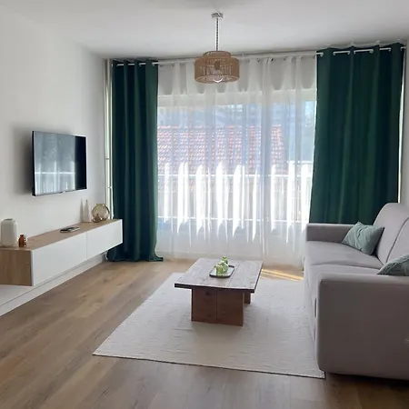- Proche & Gare Apartment *